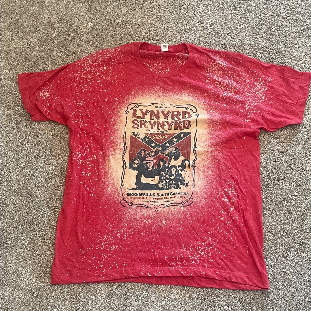 Women’s Graphic Tee
